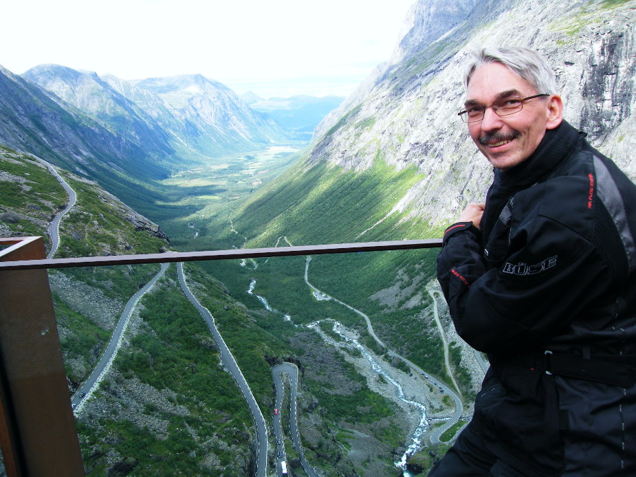 Jürgen 2013 auf der Plattform über den Trollstigen